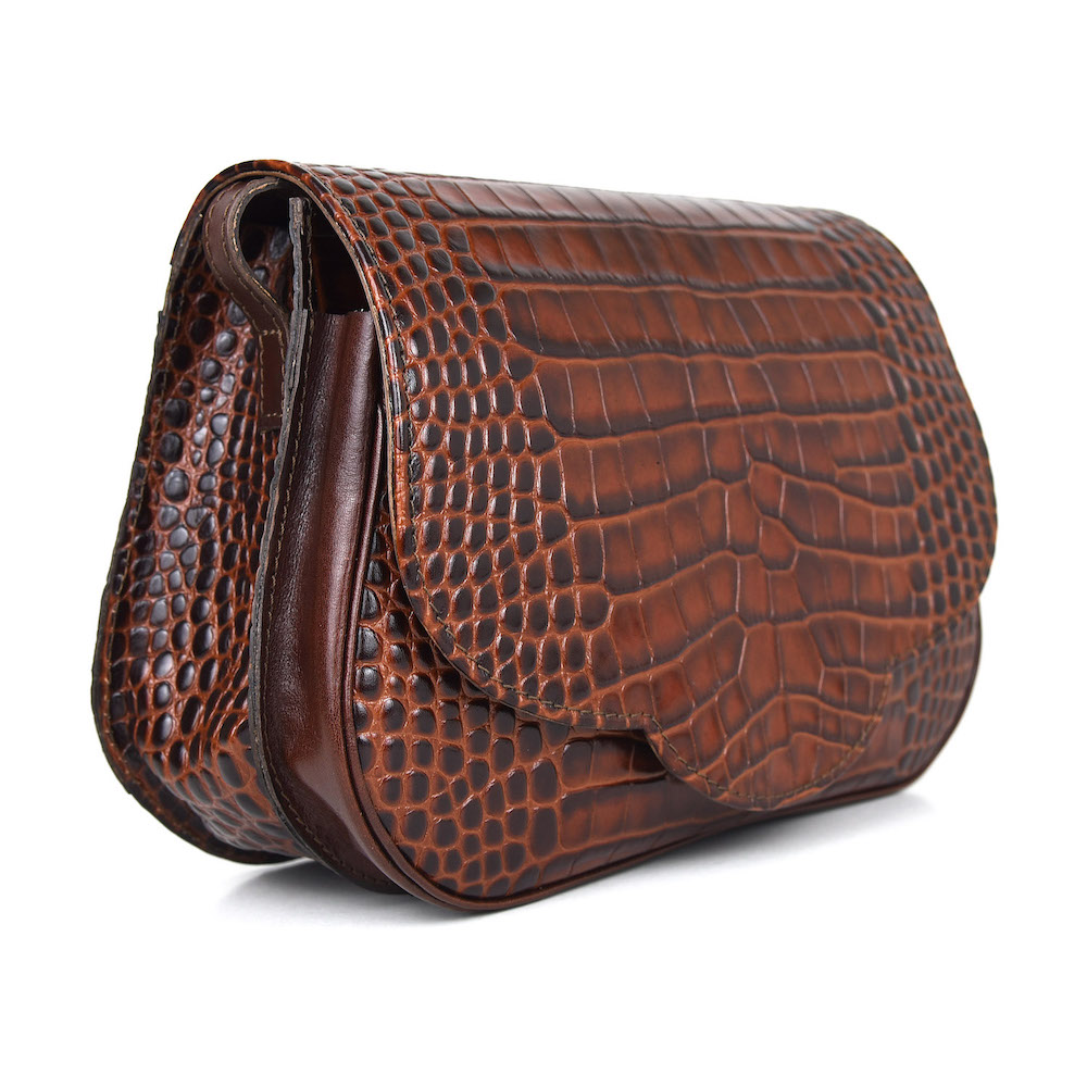 Kabelka crossbody z hovädzej kože s dezénom krokodíla v hnedej farbe – Obrázok 8