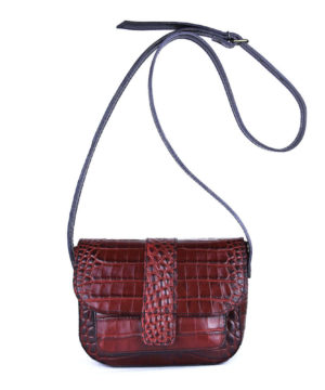 Malá kabelka crossbody z hovädzej kože s dezénom krokodíla v bordovej farbe – Obrázok 13