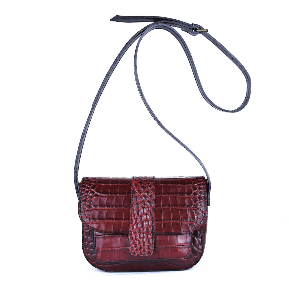Malá kabelka crossbody z hovädzej kože s dezénom krokodíla v bordovej farbe – Obrázok 3