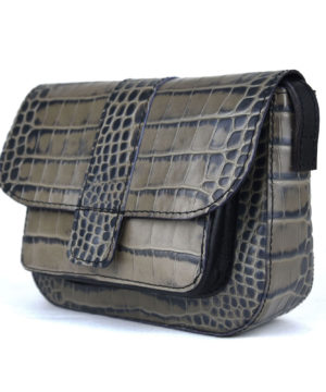 Malá kabelka crossbody z hovädzej kože s dezénom krokodíla v šedej farbe – Obrázok 4