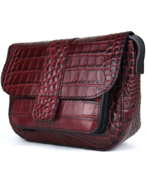 Malá kabelka crossbody z hovädzej kože s dezénom krokodíla v bordovej farbe – Obrázok 11
