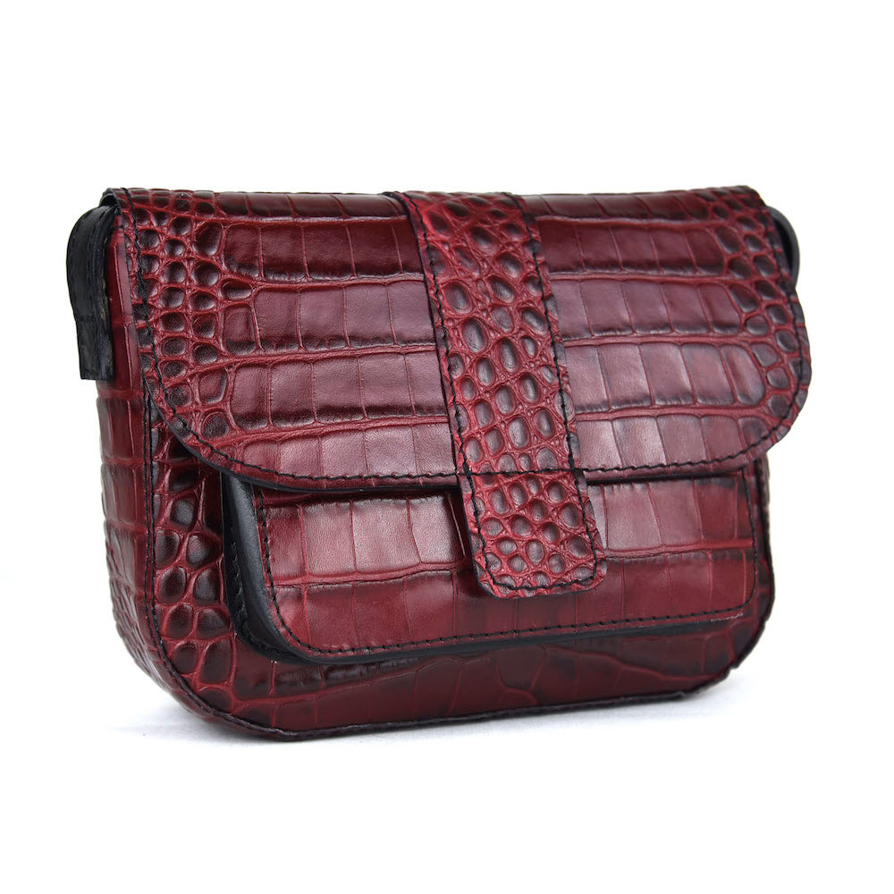 Malá kabelka crossbody z hovädzej kože s dezénom krokodíla v bordovej farbe – Obrázok 7