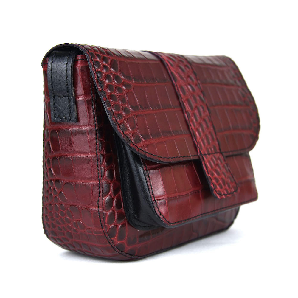 Malá kabelka crossbody z hovädzej kože s dezénom krokodíla v bordovej farbe – Obrázok 10