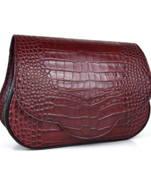 Alternative view of Kabelka crossbody z hovädzej kože s dezénom krokodíla v bordovej farbe