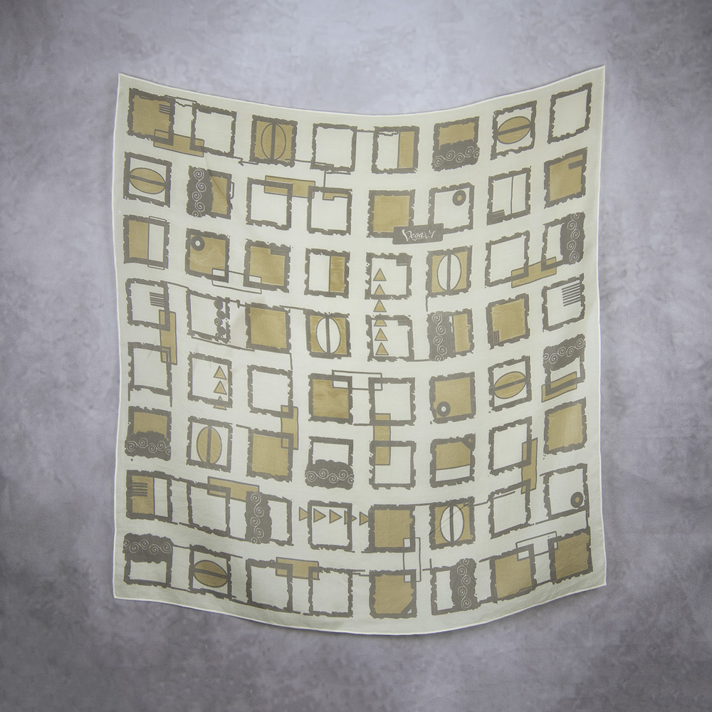 Hodvábna šatka KHAKI ŠTVORCE, 85 x 85cm, Vyrobená na Slovensku – Obrázok 2