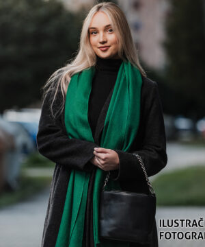 Zimný šál z Merino vlny, výrobený na Slovensku - Ivory – Obrázok 6