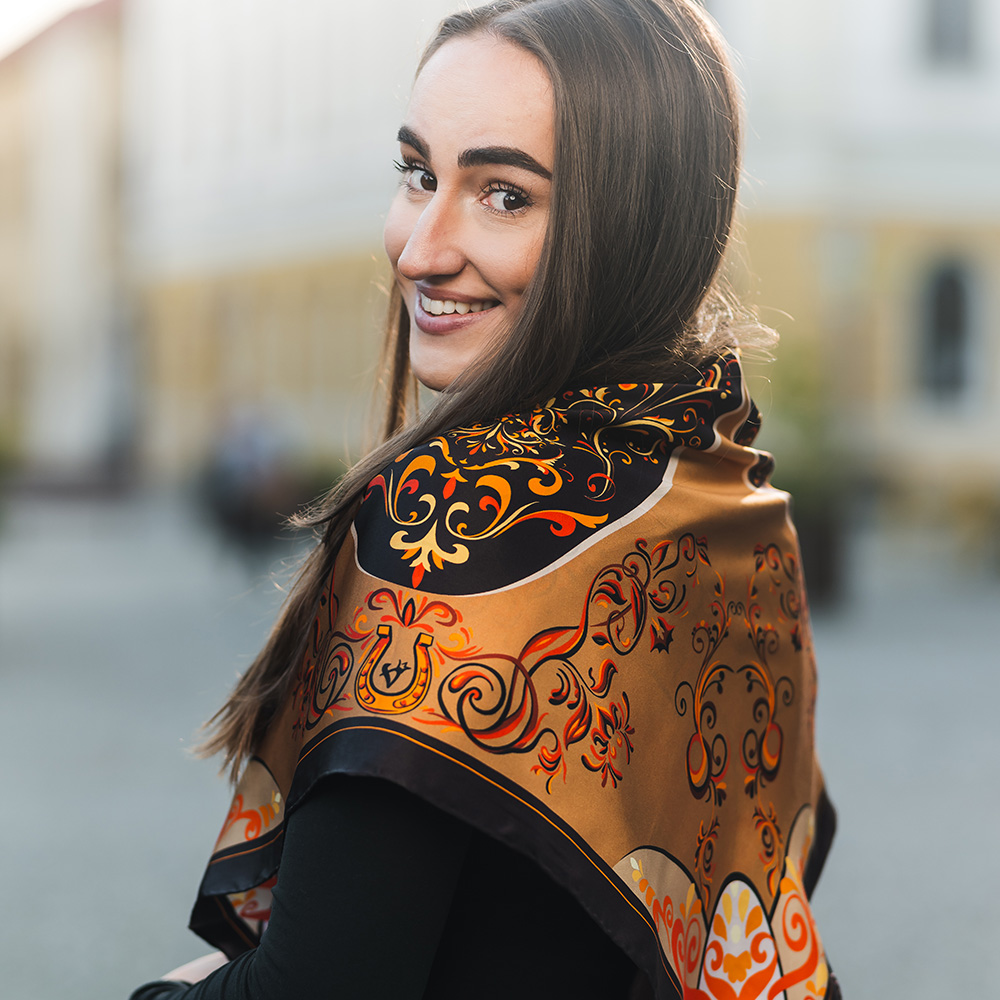 Hodvábna šatka ORNAMENT - MEDENÝ, 90 x 90cm, Vyrobené na Slovensku – Obrázok 7
