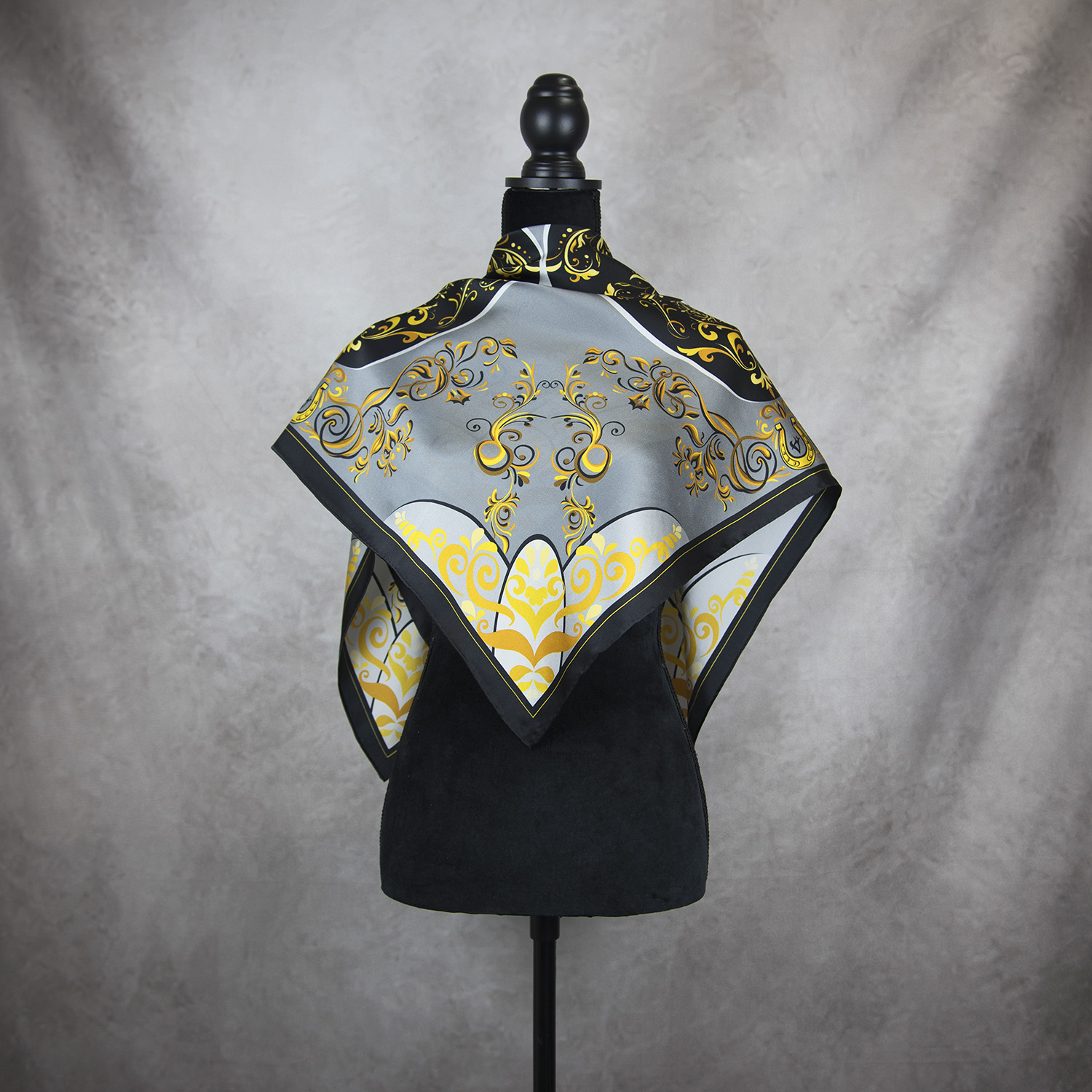 Hodvábna šatka ORNAMENT - ZLATÝ, 90 x 90cm, Vyrobené na Slovensku – Obrázok 3