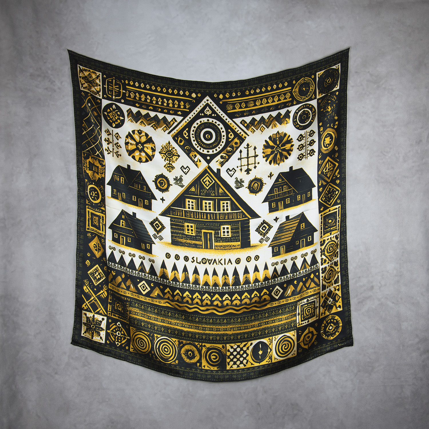 Hodvábna šatka ČIČMANY - ČIERNO-ZLATÉ, 90 x 90cm, Vyrobené na Slovensku – Obrázok 2