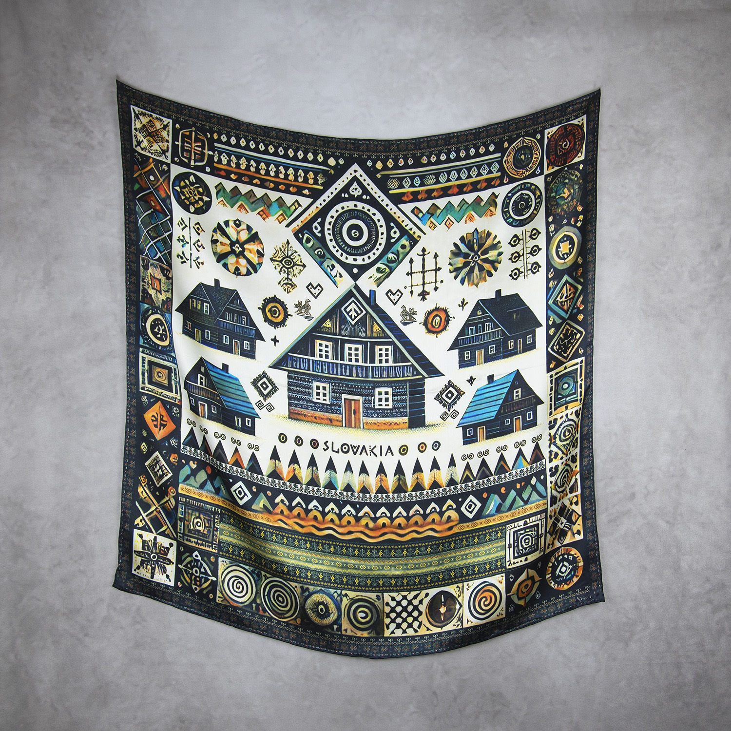 Hodvábna šatka ČIČMANY - ČIERNO-FAREBNÉ, 90 x 90cm, Vyrobené na Slovensku – Obrázok 2