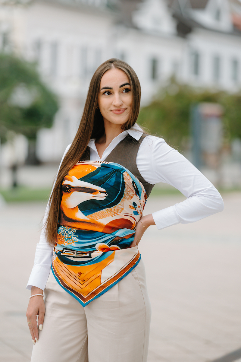 Hodvábna šatka KAMZÍK - MODRÝ, 90 x 90cm, Vyrobené na Slovensku – Obrázok 10