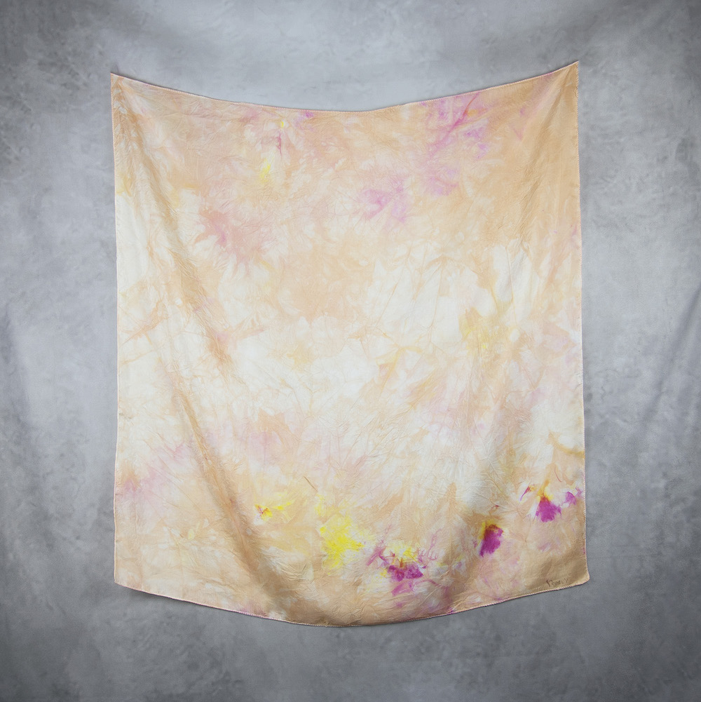 Hodvábna šatka VZOR_65, 90 x 85cm, Vyrobené na Slovensku – Obrázok 2